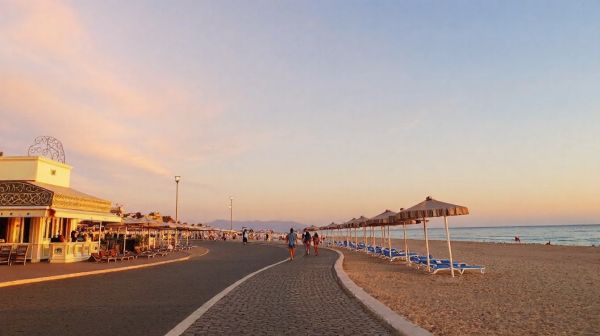 Top 5 restaurants incontournables sur la plage de Pampelonne